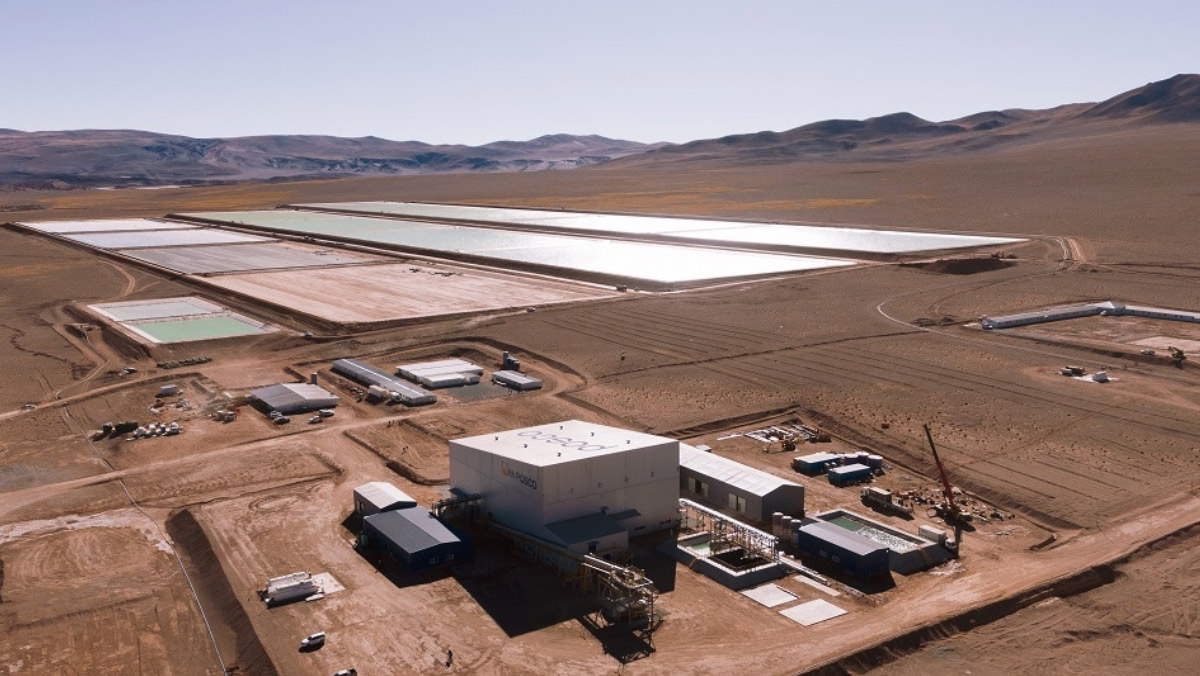 Aerial view of POSCO’s lithium facilities and brine ponds in Argentina’s Hombre Muerto basin.